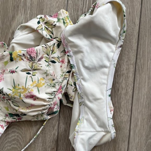CIKADA | White One Piece Floral Bathing Suit - Picture 13 of 13